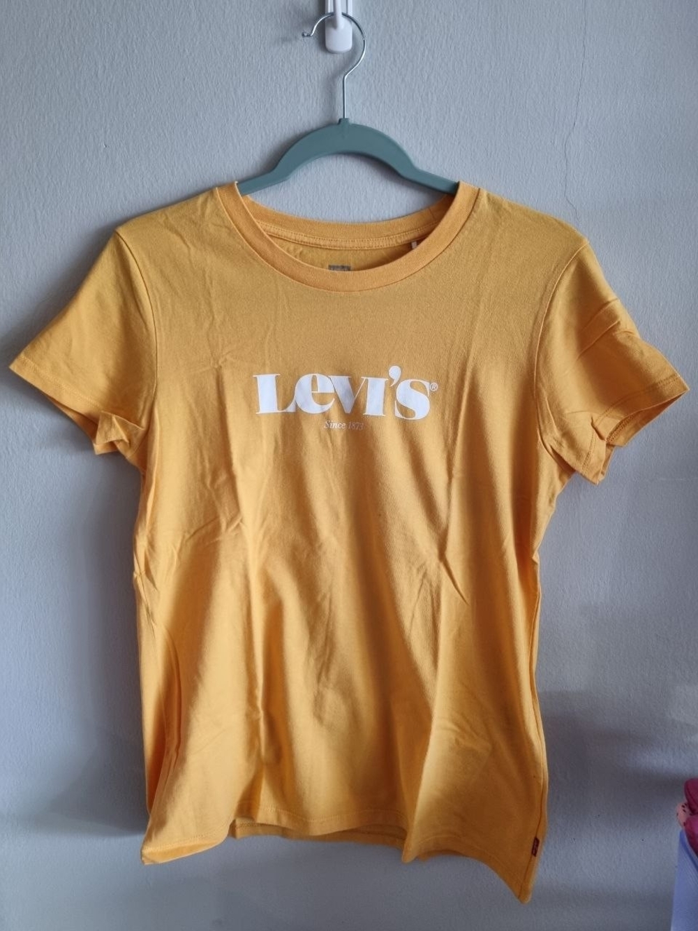 Levi's Yellow Crewneck Logo Tee